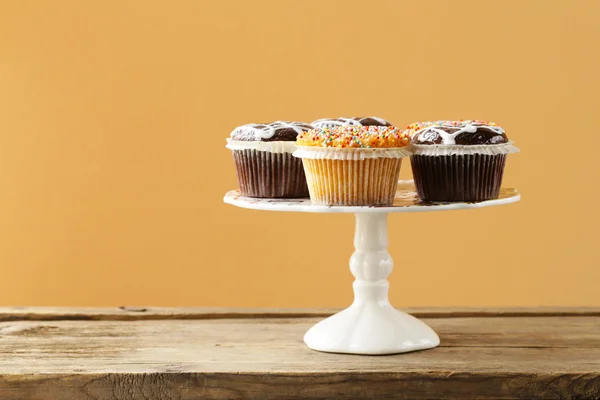 Dessert buffet muffins on a wooden table — Stock Photo, Image