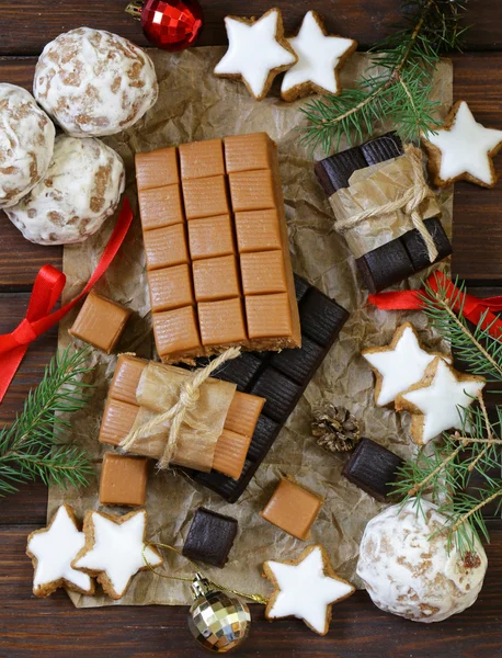 Karamely, perník a cukroví na vánoční dárky — Stock fotografie