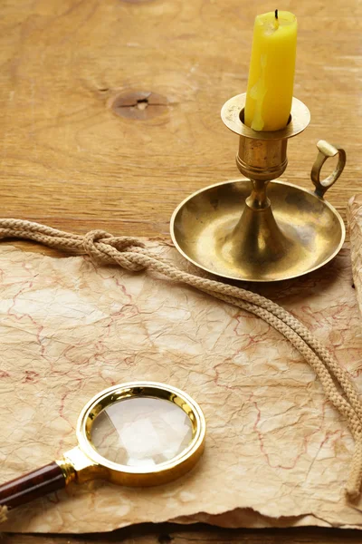 Vintage map and accessories for the treasure hunt and travel — Stock Photo, Image