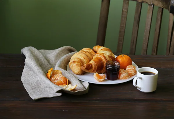 Traditional croissants with jam for breakfast — Stock Photo, Image