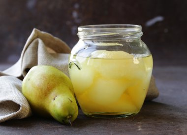 Sarı armut, konserve doğal organik tatlı