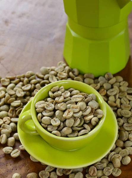 绿色的咖啡豆，抗氧化剂和健康的食物 — 图库照片