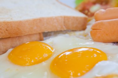 Restoranda Amerikan kahvaltı