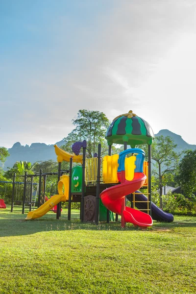 Parque infantil infantil. — Fotografia de Stock