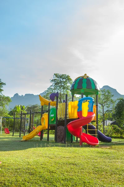 Parque infantil infantil. — Fotografia de Stock