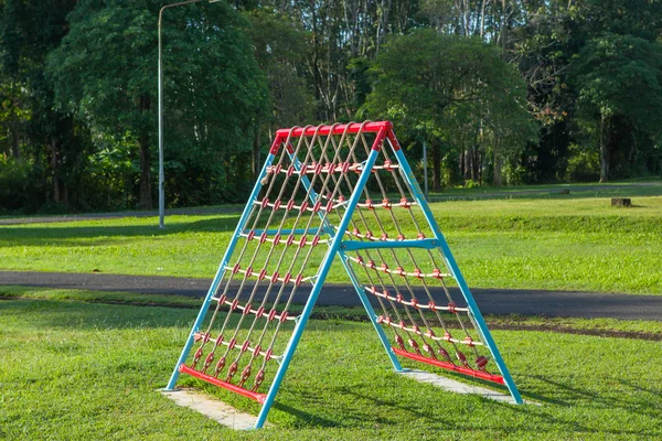 Park zabaw dla dzieci. — Zdjęcie stockowe