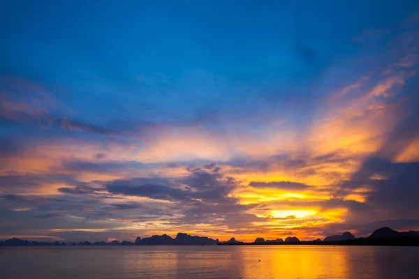 Os Conjuntos de Sol. — Fotografia de Stock