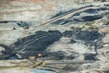 Ülkede elektrik üretimi için kullanılan linyit kömür madeni..