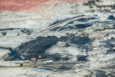 Ülkede elektrik üretimi için kullanılan linyit kömür madeni..