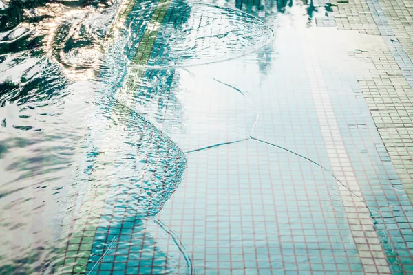 Wasserwelle Wärmeren Becken Ruhezeiten — Stockfoto