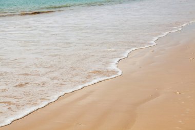 Güzel deniz, kum ve mavi gökyüzü Khao Lak, Tayland