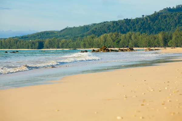 Piękne Morze Piasek Błękitne Niebo Khao Lak Tajlandia — Zdjęcie stockowe