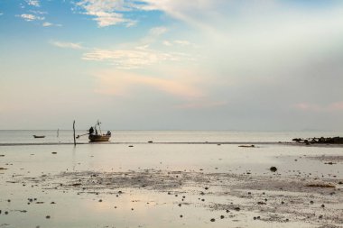 Tayland 'da gün batımından önce Koh Samui manzarası.