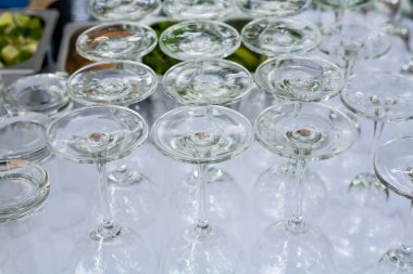 Cam grubu, düğün töreni için hazırlanın. (seçici odaklanma)