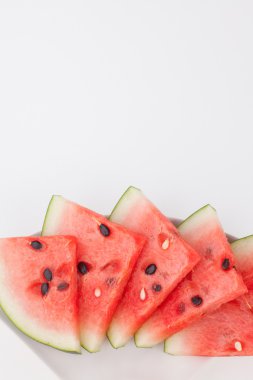 Plaka üzerinde karpuz kesmek