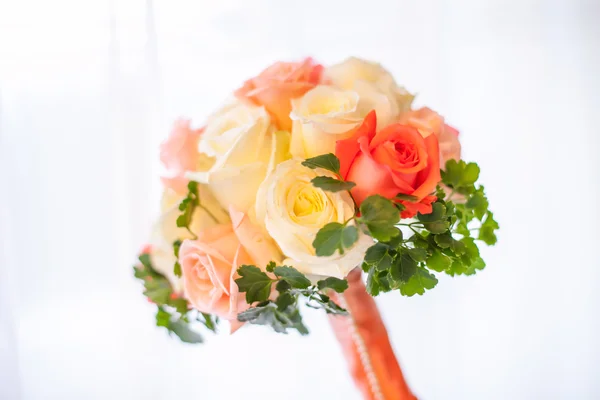 Wedding bouquet of roses — Stock Photo, Image