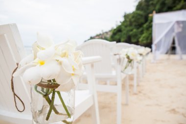 Düğün için sandalye ayarı