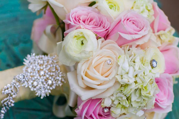 Bröllopsbukett rosor — Stockfoto