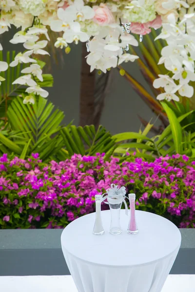 Arreglo floral en una ceremonia de boda — Foto de Stock