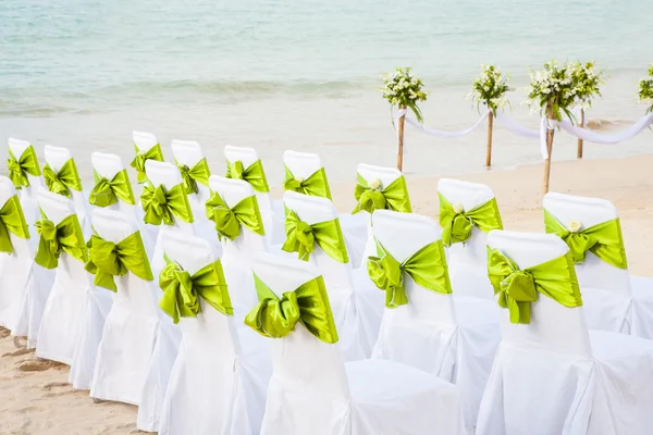 Decorative Bows on a Row of Chairs — Stock Photo, Image