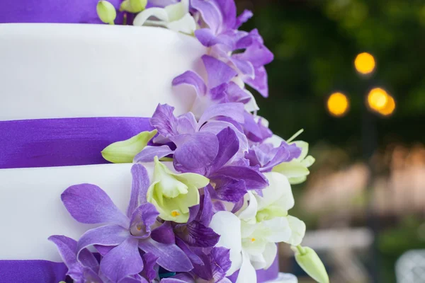 A beautiful wedding cake — Stock Photo, Image