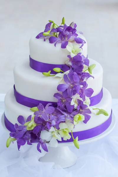 Un hermoso pastel de boda — Stockfoto