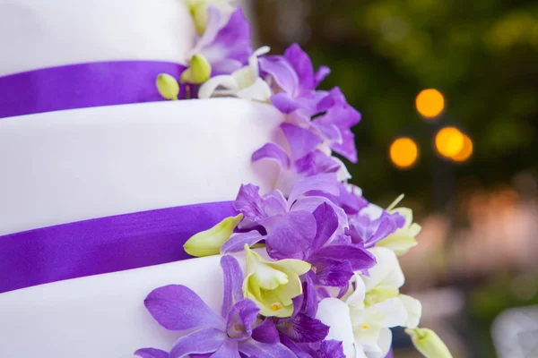 Un hermoso pastel de boda — Stockfoto