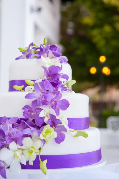 güzel bir düğün pastası 