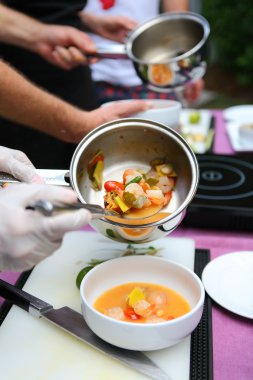 Tom Yum Kung (Tom Yum Kung için İçindekiler)