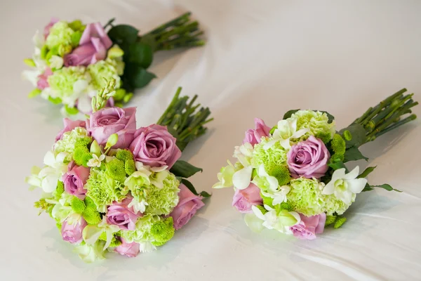 Nahaufnahme eines schönen Rosenstraußes — Stockfoto