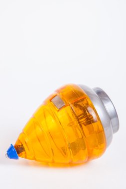 Makaralı (iplik üst beyaz kağıt arka plan üzerinde)