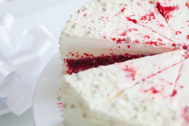 Güzel çilek tereyağı pasta düğün günü için