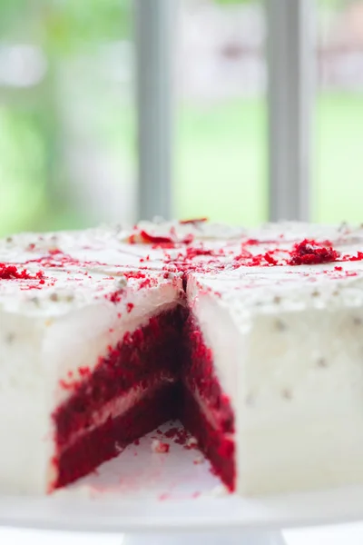 Hermoso pastel de mantequilla de fresa para el día de la boda — Foto de Stock