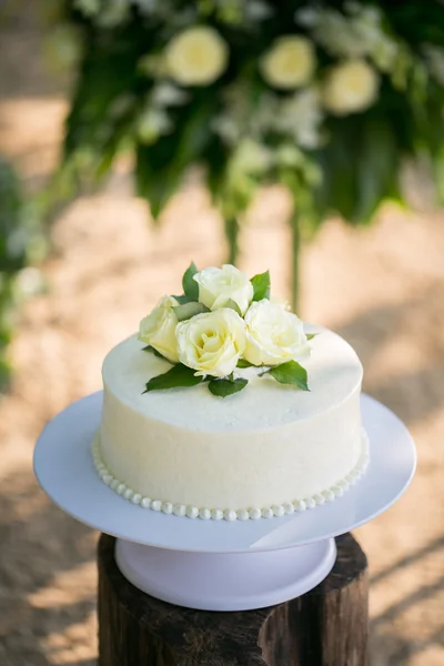 Torta nuziale bianca — Foto Stock