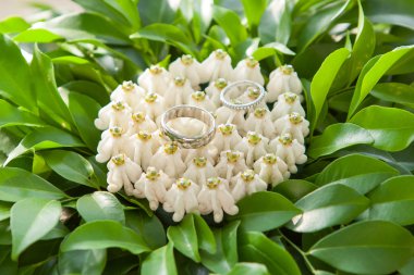 Evlilik yüzükleri.