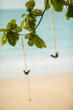 Düğün töreninde çiçek aranjmanı.