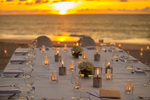 Lange tafel — Stockfoto