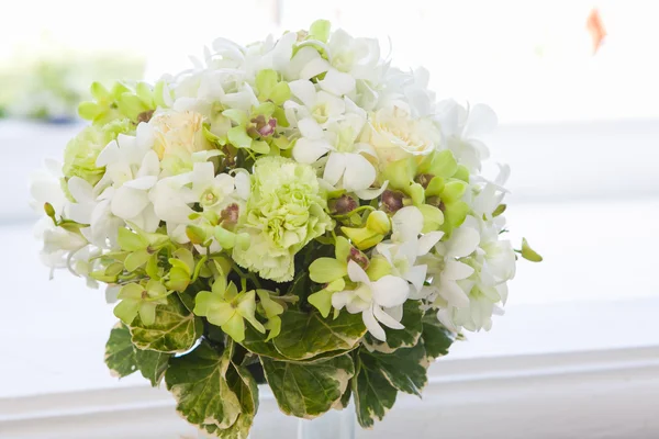 Floral arrangement at a wedding ceremony — Stock Photo, Image