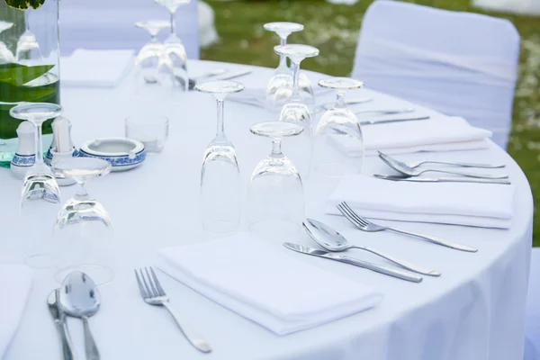 A mesa de jantar na praia — Fotografia de Stock