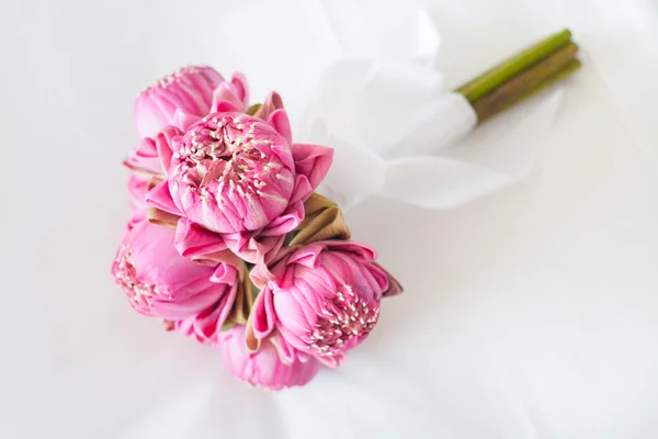 Bellissimo bouquet di loto set per il giorno del matrimonio — Foto Stock