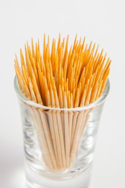 Beyaz Kağıt arka camına kürdan