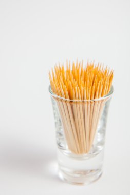 Beyaz Kağıt arka camına kürdan