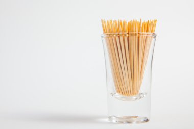 Beyaz Kağıt arka camına kürdan