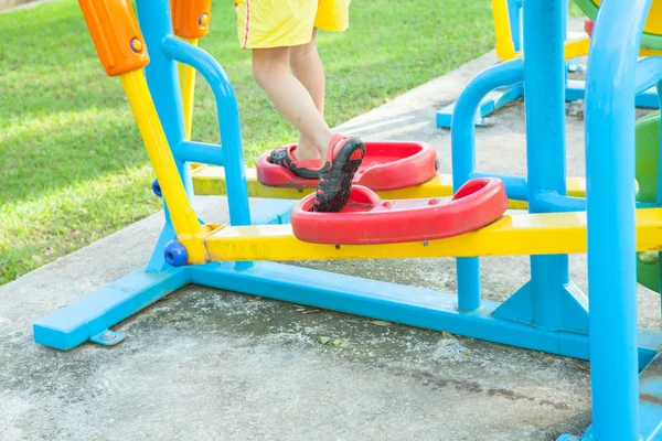 Exercise equipment in public park at Thailand — Stock Photo, Image