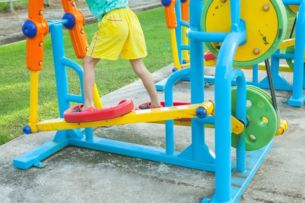 Exercise equipment in public park at Thailand — Stock Photo, Image