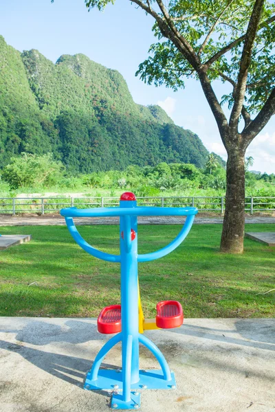 在泰国的公共公园健身器材 — 图库照片