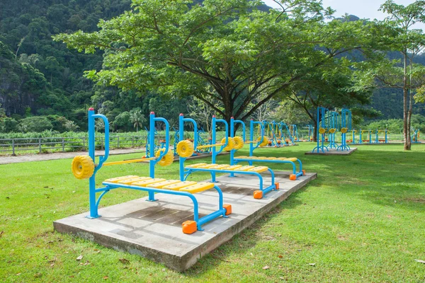 Exercise equipment in public park in the morning at Thailand — Stock Photo, Image