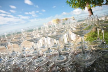 Boş gözlük satır, Kur düğün töreni için düzenlenen.