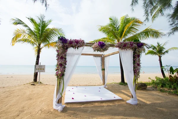 Güzel düğün kemer Beach Tayland — Stok fotoğraf
