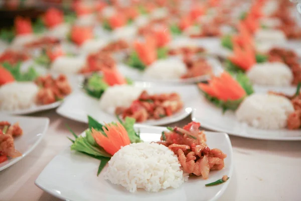 Essen wurde für das Hochzeitsessen zubereitet. — Stockfoto